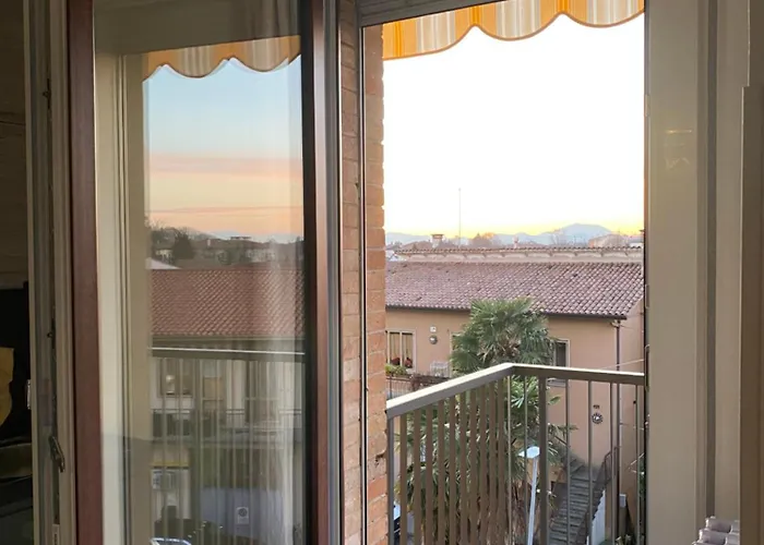 La Porta Accanto