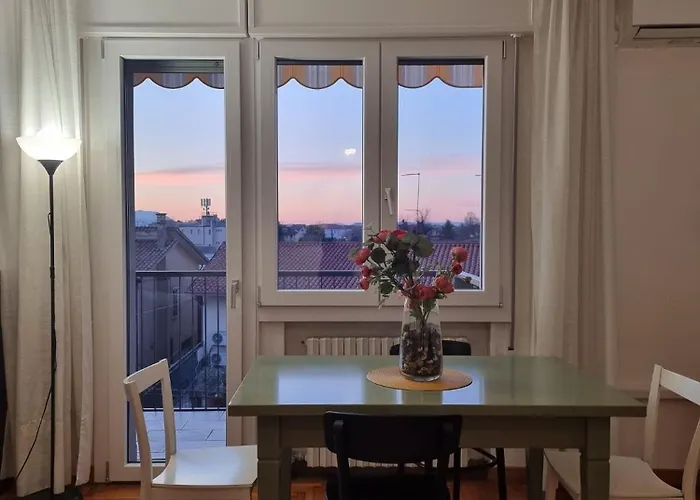 La Porta Accanto
