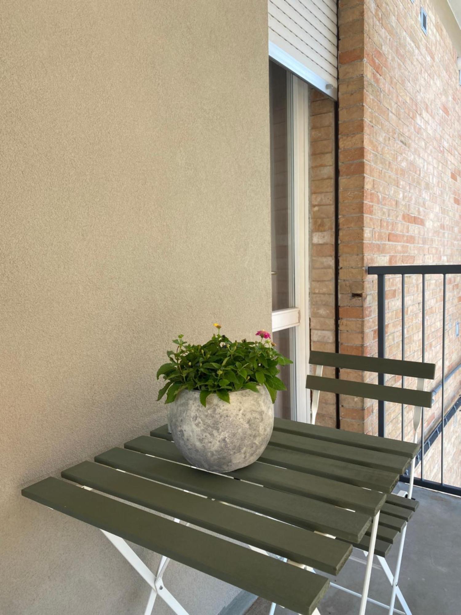 La Porta Accanto Apartment *